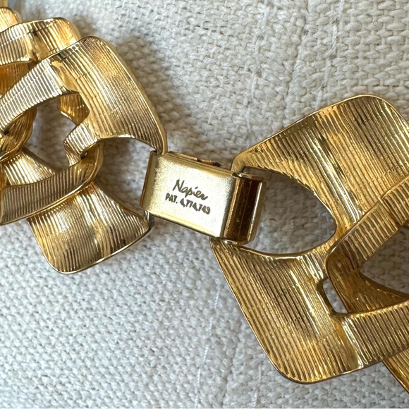 Napier Gold Vintage Collar Necklace - Picture 7 of 7